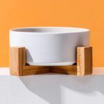 Керамическая нескользящая миска с бамбуковой подставкой — изображение 3